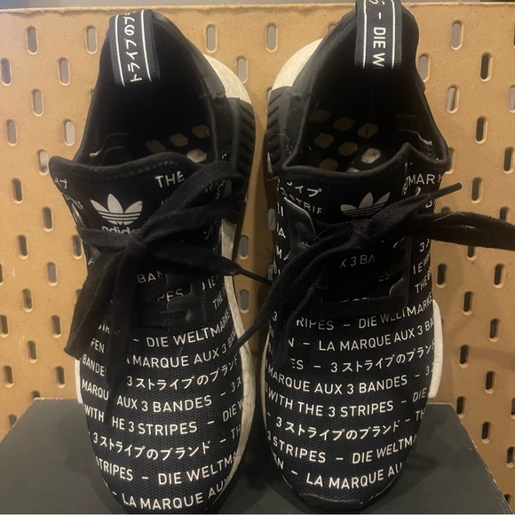Men’s 8.5 NMD Adidas Blackout - Picture 3 of 10